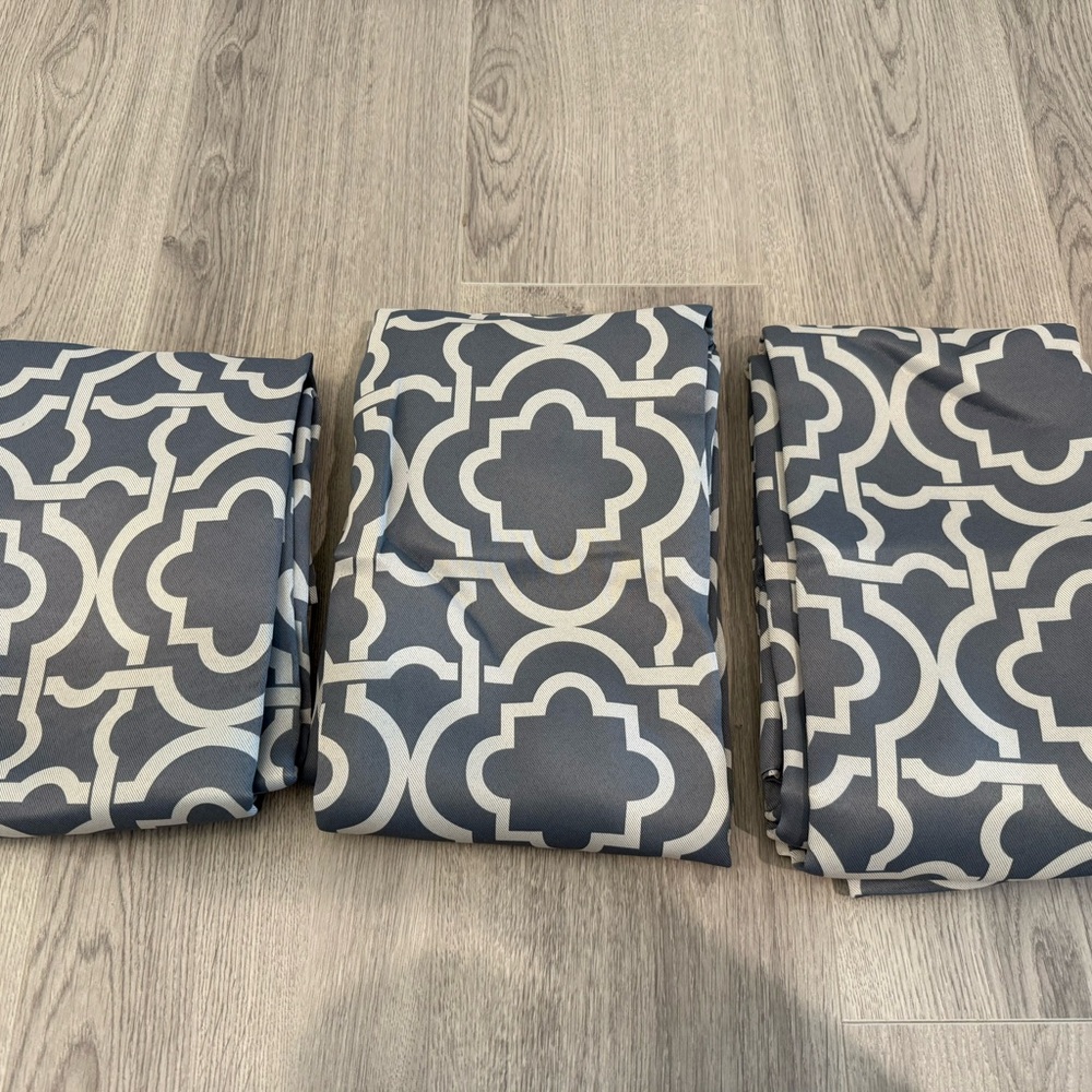 Sun Zero Gray and White Curtains ( 3 pieces) 40x95inch / brand new